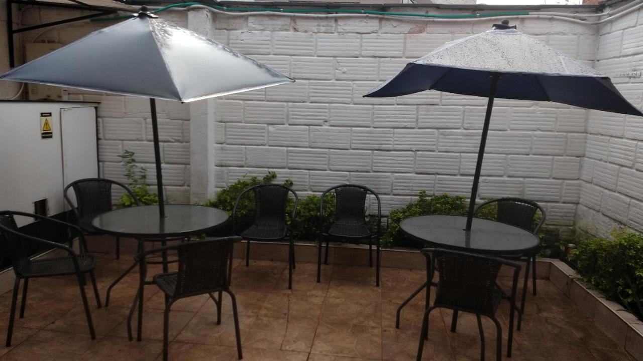 Hotel Hea Hospedaje Cerca Al Estadio Y La 70 Medellín Exterior foto