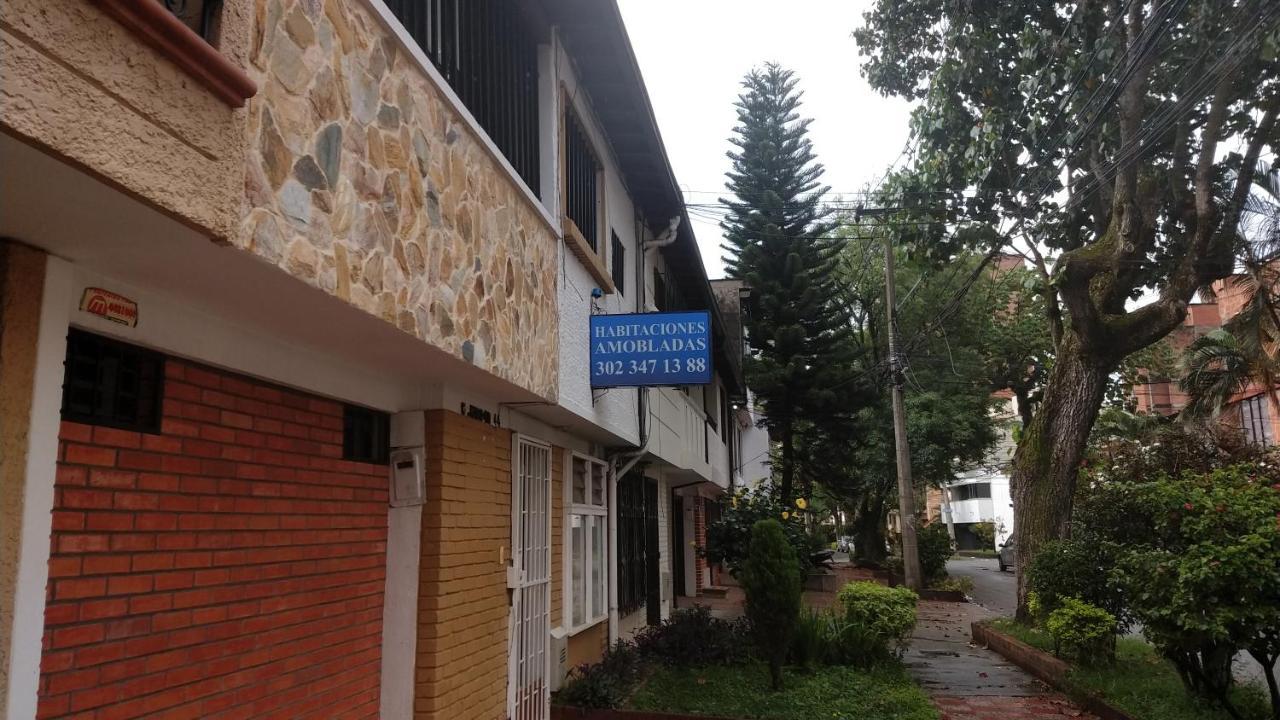 Hotel Hea Hospedaje Cerca Al Estadio Y La 70 Medellín Exterior foto