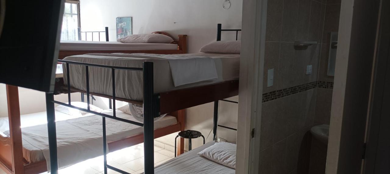 Hotel Hea Hospedaje Cerca Al Estadio Y La 70 Medellín Exterior foto