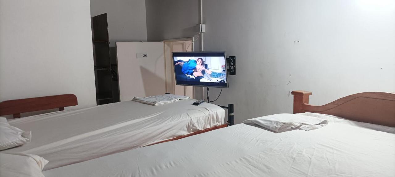 Hotel Hea Hospedaje Cerca Al Estadio Y La 70 Medellín Exterior foto