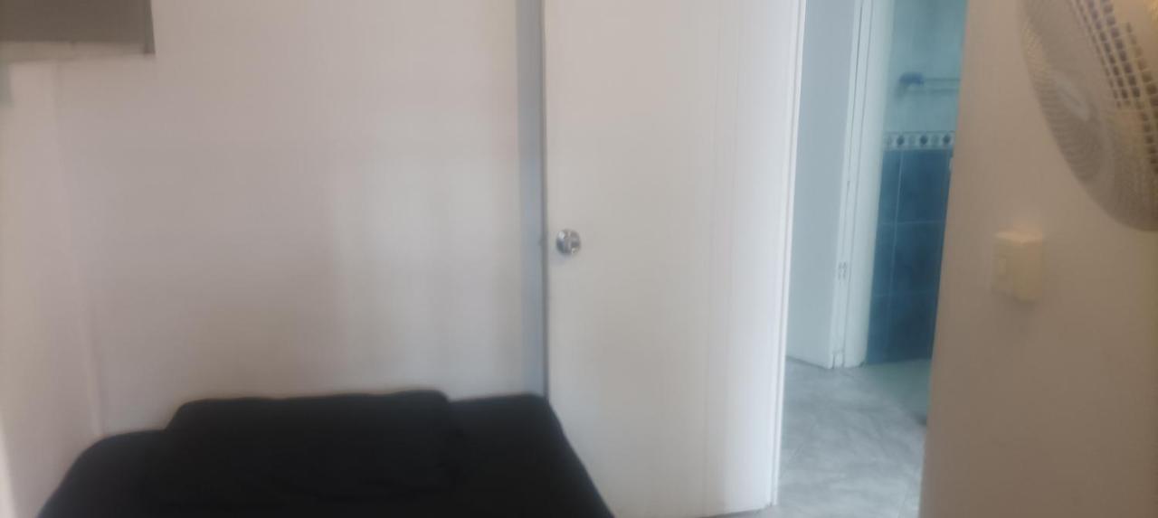 Hotel Hea Hospedaje Cerca Al Estadio Y La 70 Medellín Zimmer foto
