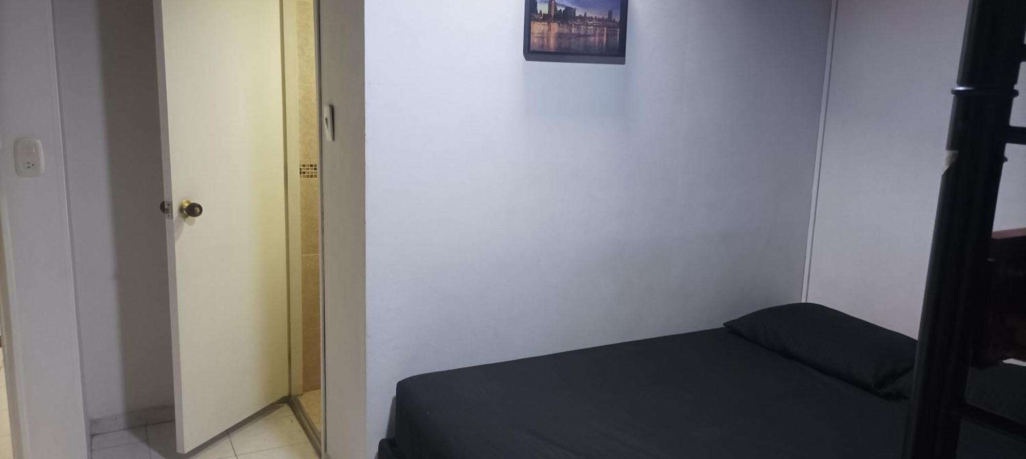 Hotel Hea Hospedaje Cerca Al Estadio Y La 70 Medellín Zimmer foto