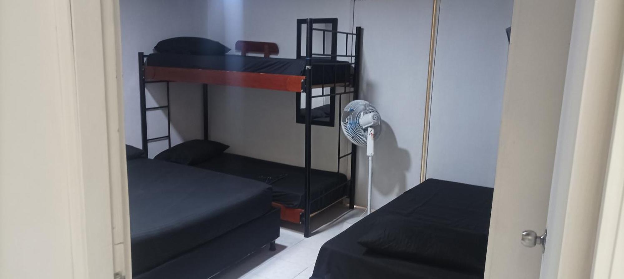 Hotel Hea Hospedaje Cerca Al Estadio Y La 70 Medellín Zimmer foto