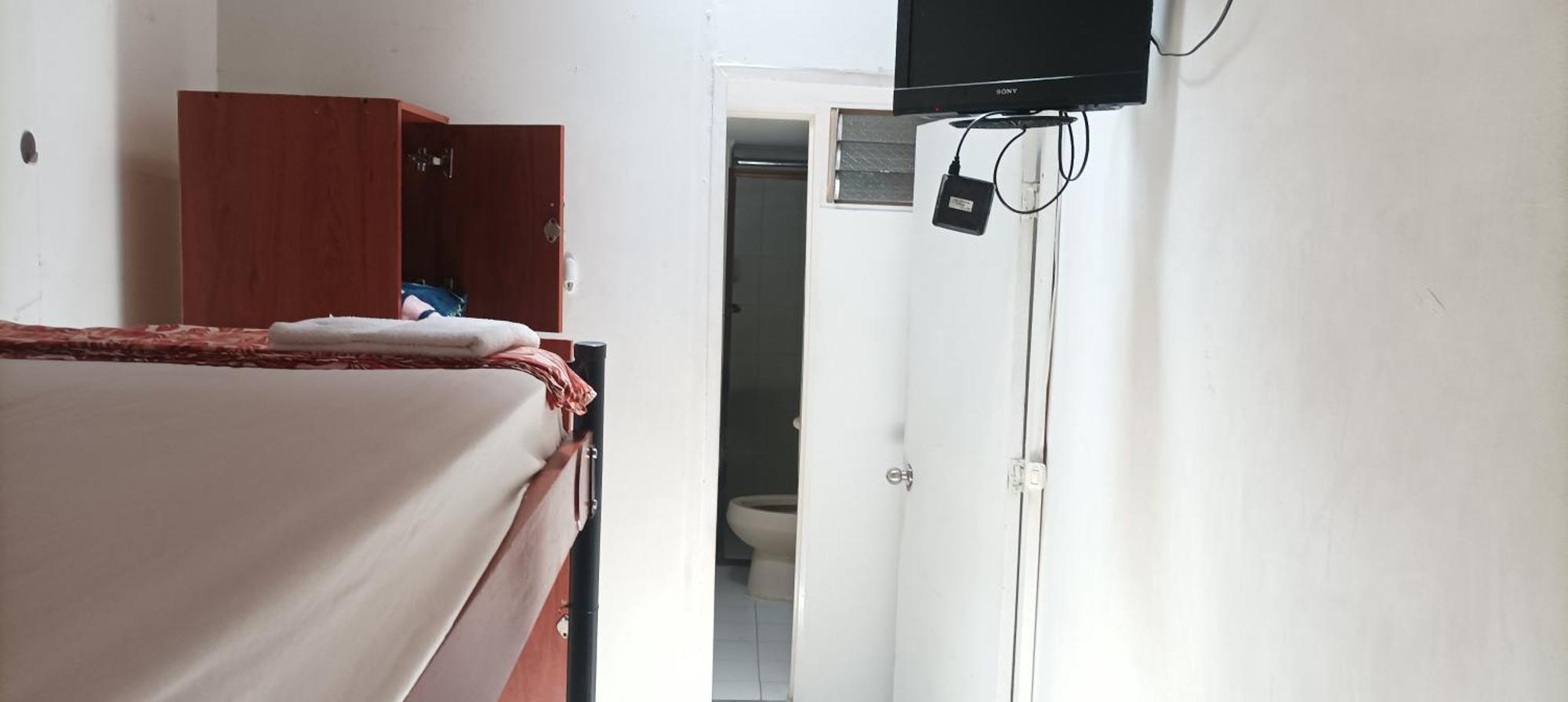 Hotel Hea Hospedaje Cerca Al Estadio Y La 70 Medellín Zimmer foto